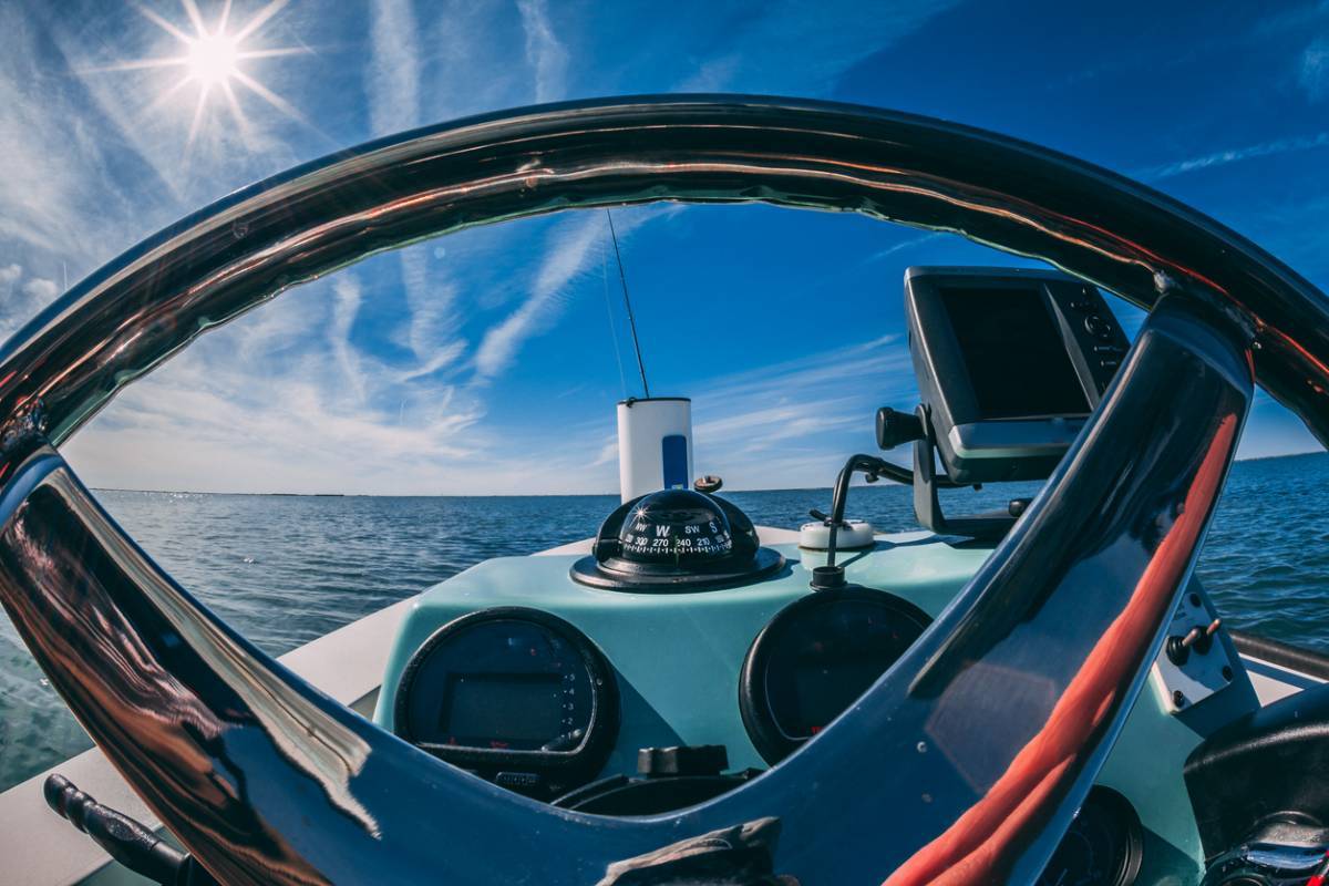 Un traceur GPS pour votre bateau ?