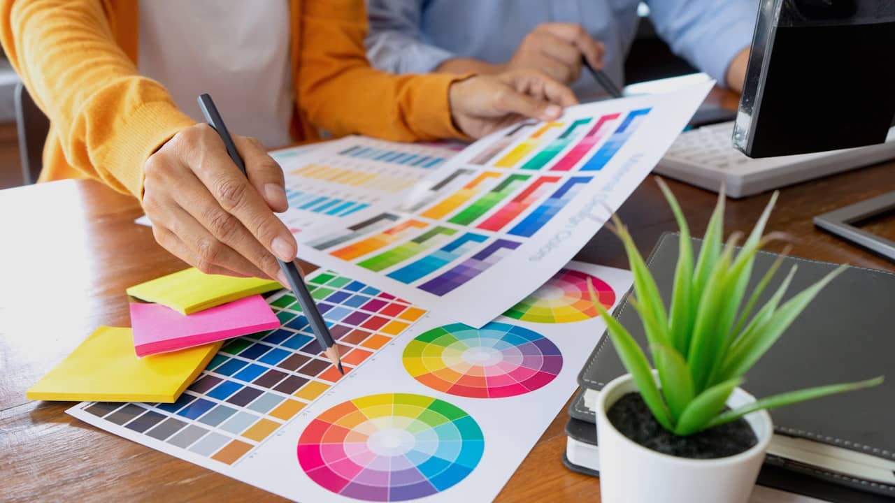 Couleurs d’entreprise : l’impact psychologique en marketing