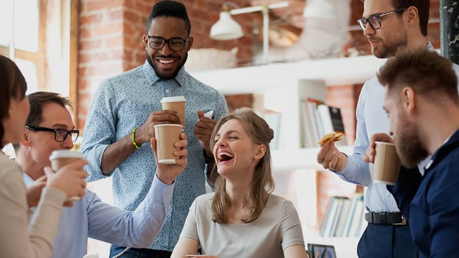 pause café conviviale au bureau