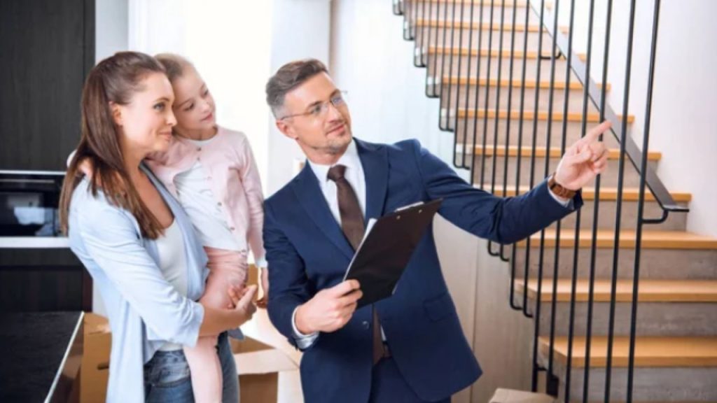 Courtier immobilier : définition, rôles, tarifs et critères et conseils pour choisir le meilleur