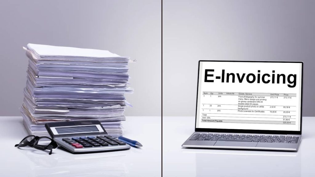 factures papier et facture ordinateur