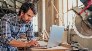 CRM pour artisans : optimiser la gestion client en toute simplicité