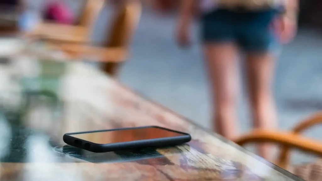 Votre smartphone fait de plus en plus de choses sans vous demander : voici tout ce qui tourne vraiment en arrière-plan Smartphone en arrière-plan : tout ce qu'il fait sans vous