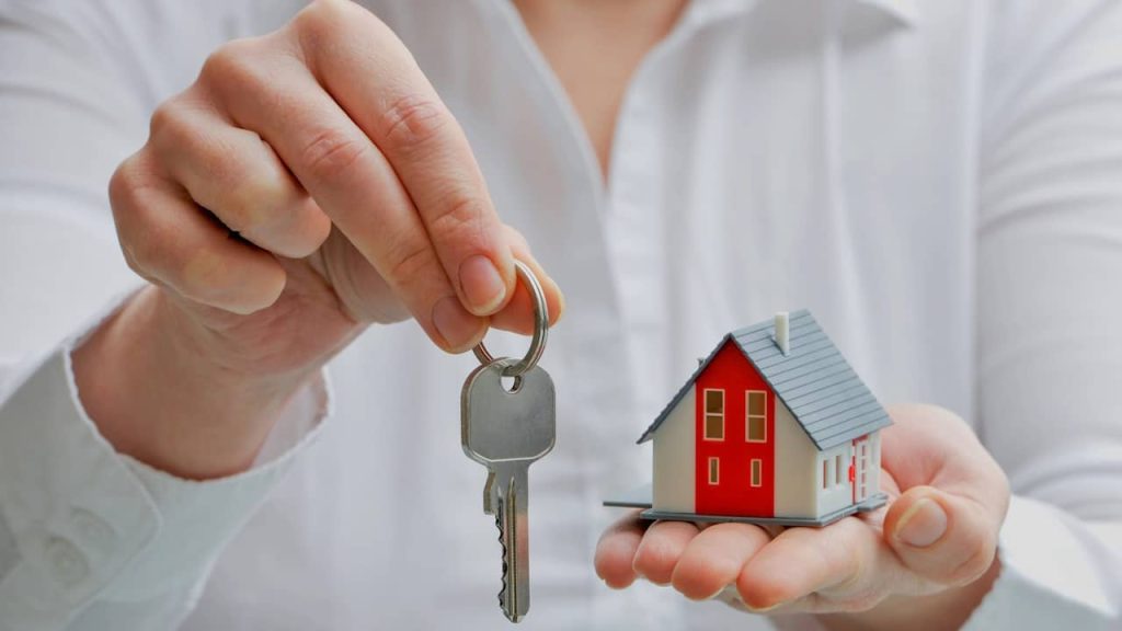 Comment reconnaître un propriétaire pressé de vendre son bien immobilier ? 7 signes