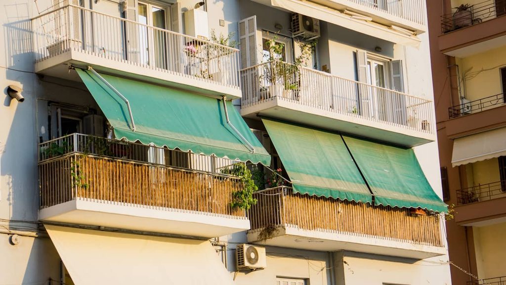 Installation sur un balcon, ce qu'un bailleur peut interdire